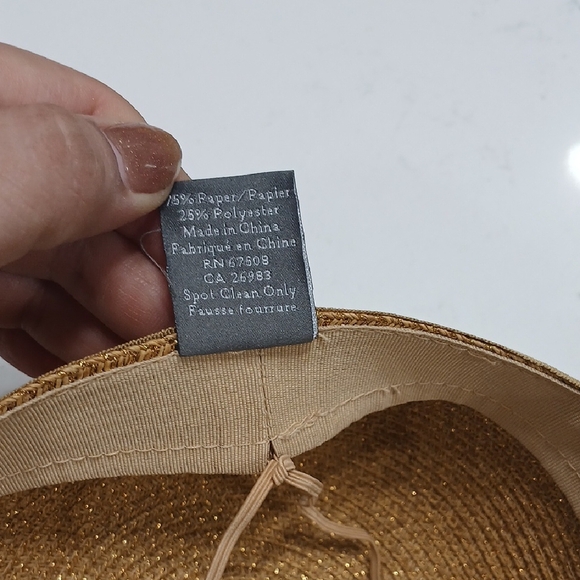 Elegant Gold Women's Hat - Picture 4 of 5